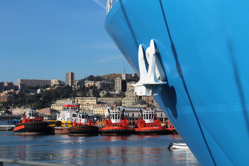 Urban Photos, Genova, -Big ships, small ships-